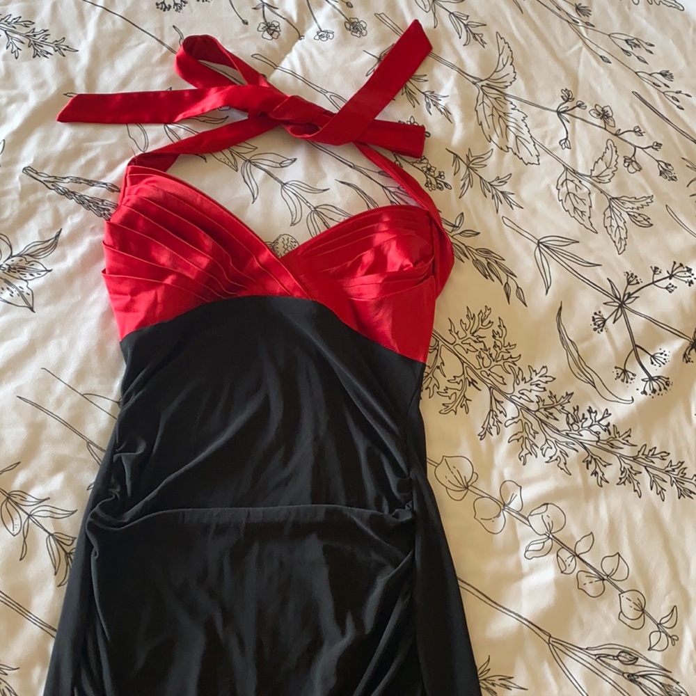 Gorgeous red and black short dress